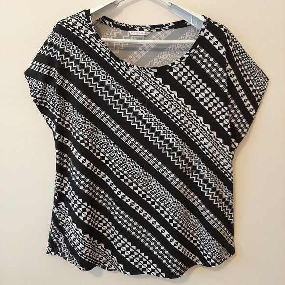 Allison Daley top Size Large short sleeved black and white - Picture 7 of 8